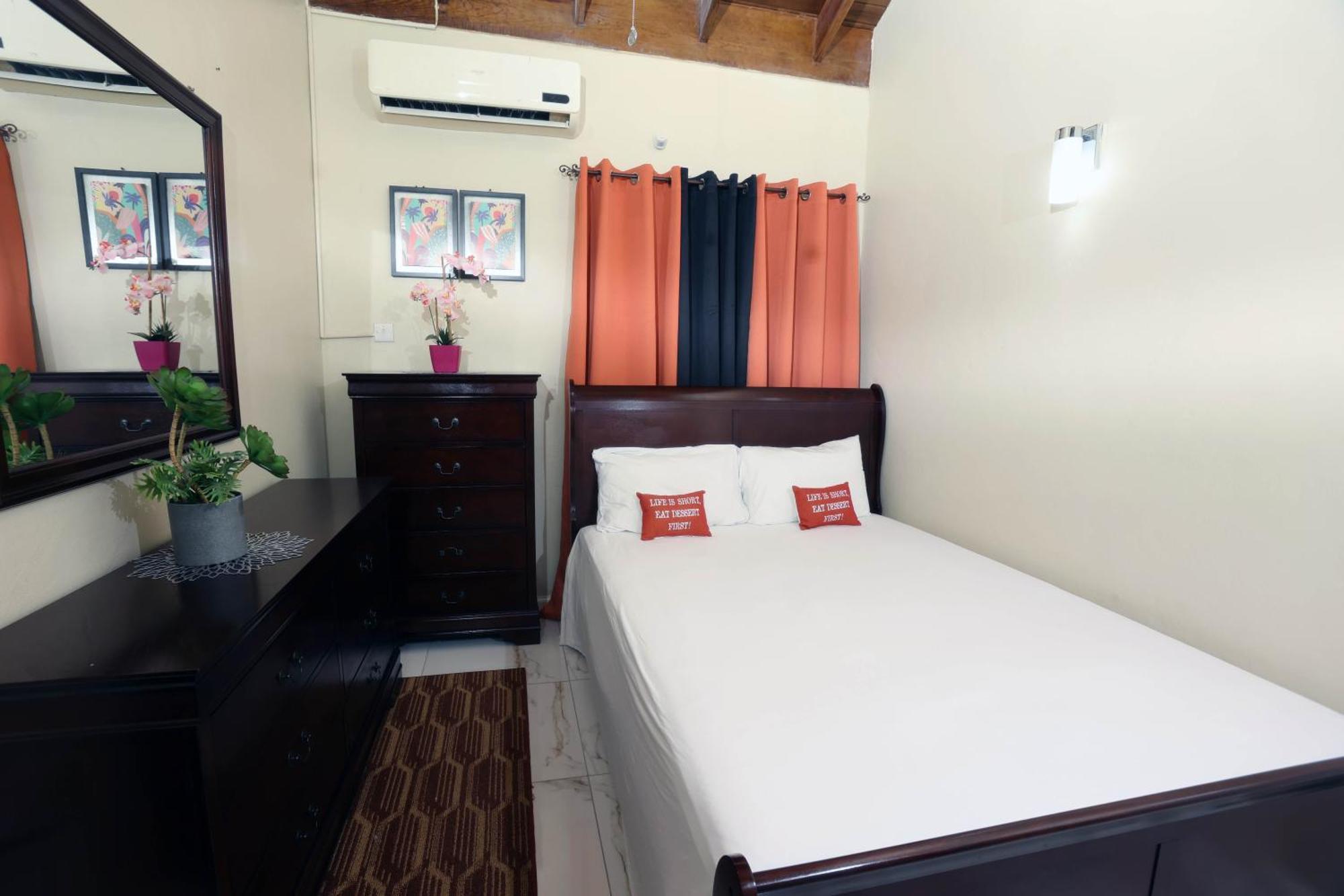 Spacious Luxury 3 Bed Rooms In Kingston Exterior photo